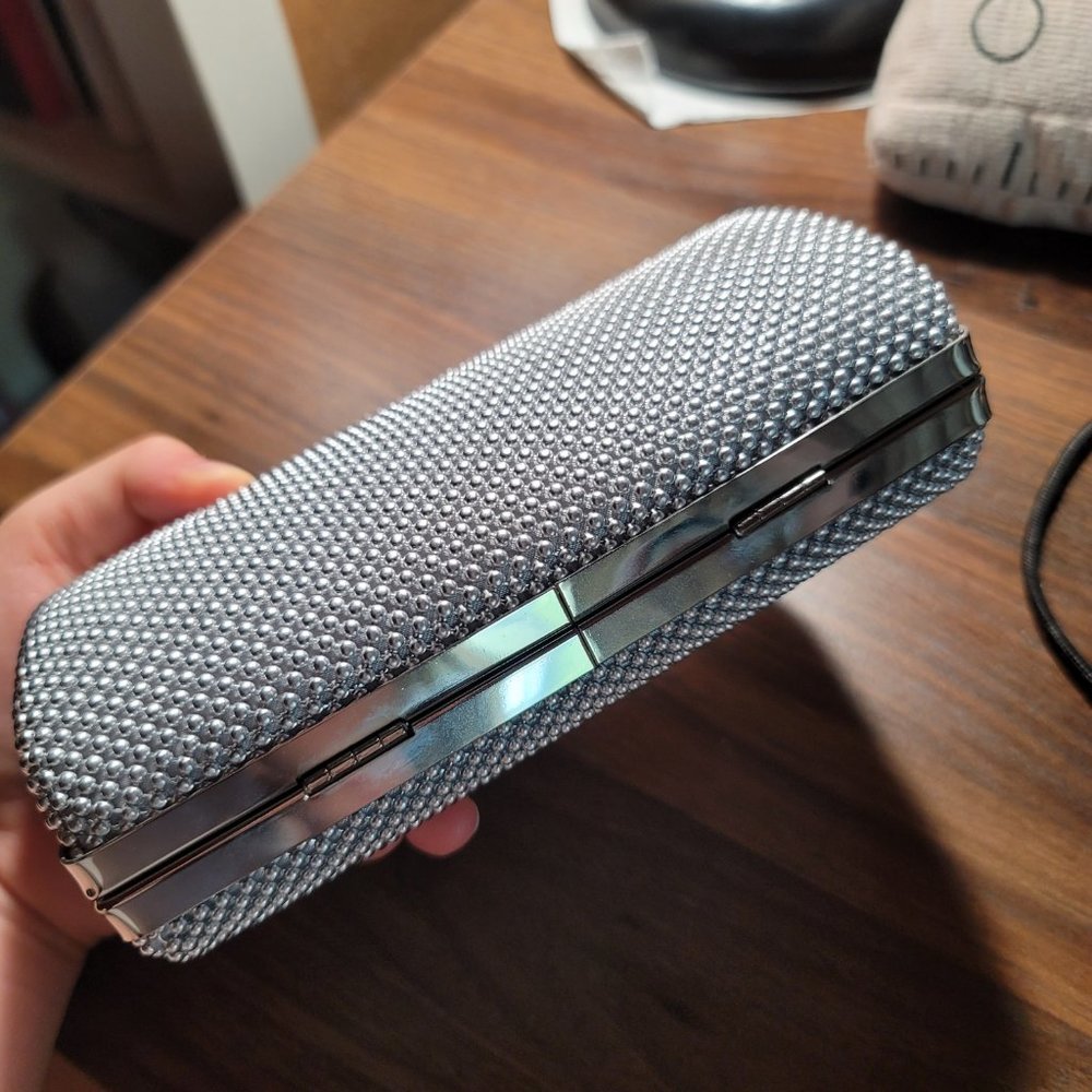 Jessica McClintock Silver Beaded Crossbody/Clutch - Picture 5 of 7